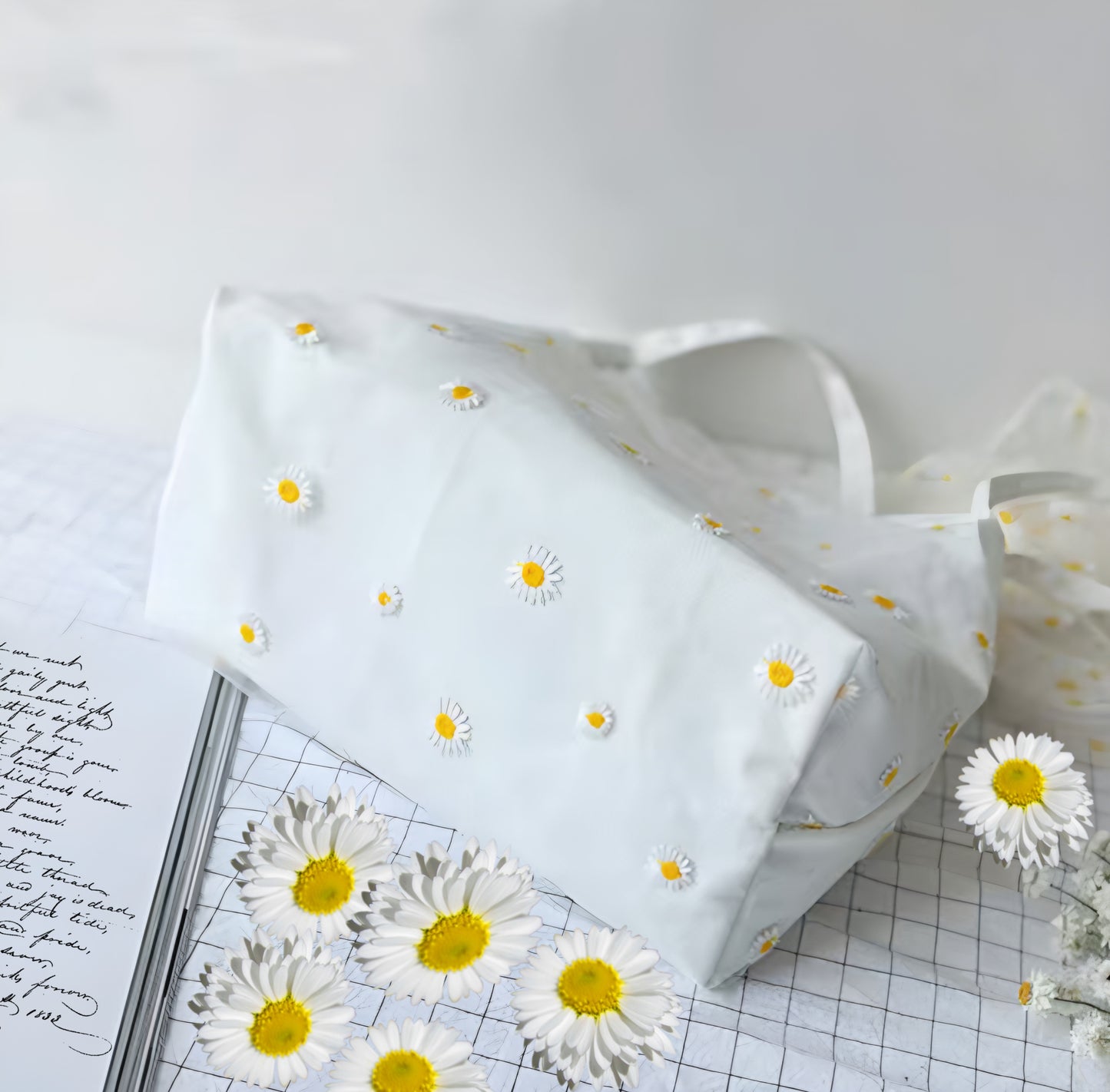 Handbag | Canvas Tote | Embroidered Daisies | 100% Cotton | Purse